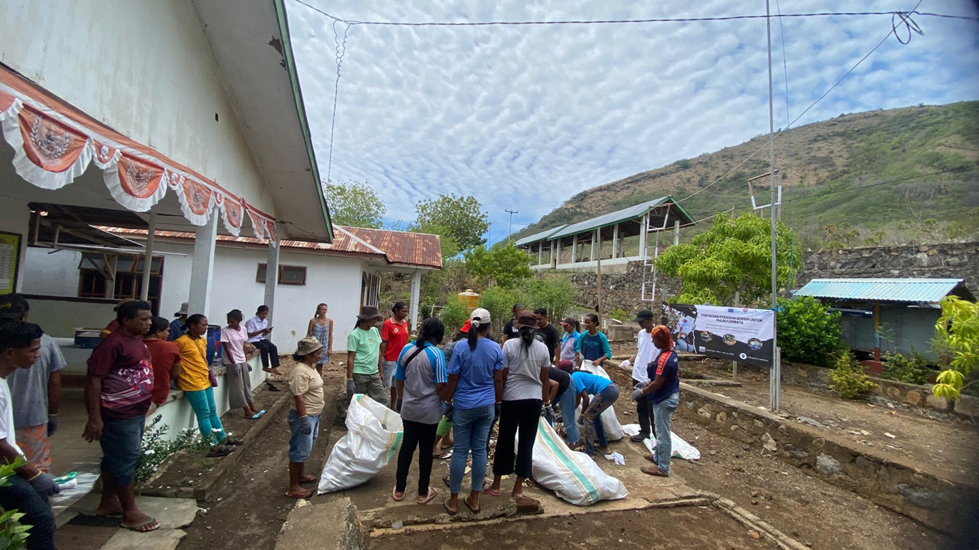 During the Lembata beach clean-up, 13 kg of organic waste and 18.3 kg of inorganic waste were gathered