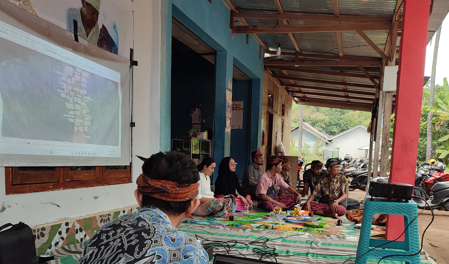 Bayan Indigenous Women participate in mapping activities
